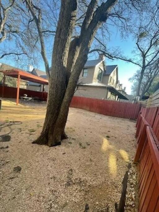 Centrally Located Cozy Tiny Loft, Near Acl, Sxsw, Zilker, 6Th Street Austin Exterior foto